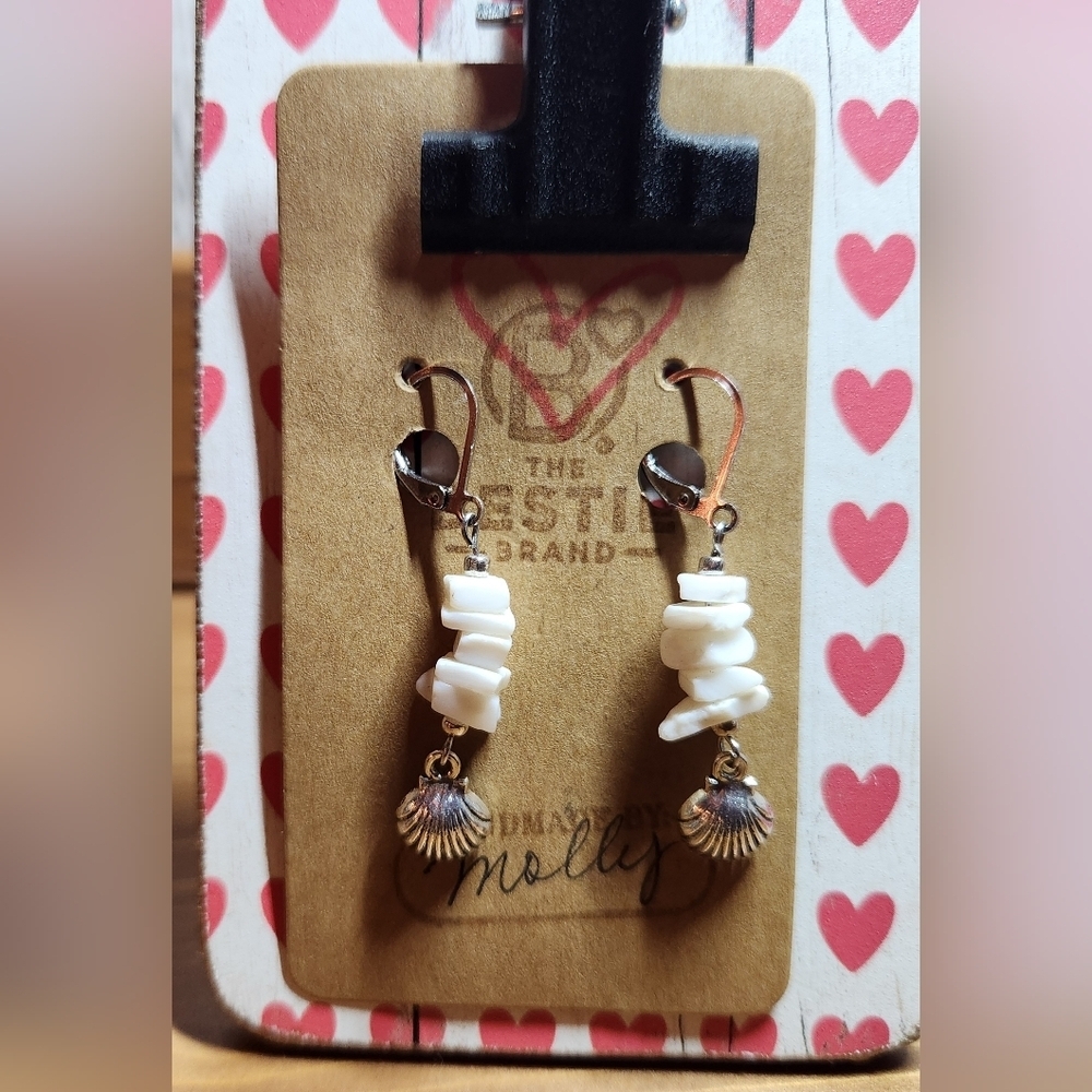 Handmade Silver in Color Shell Charm Dangle Drop Earrings Real Shell Beads Clasp